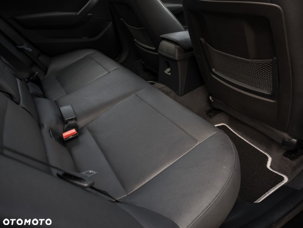 BMW X1 sDrive18d - 29