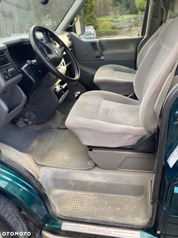 Volkswagen Caravelle - 3