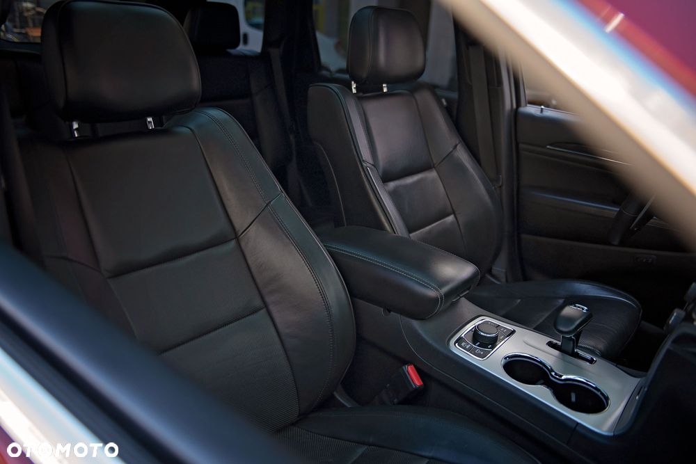 Jeep Grand Cherokee - 21