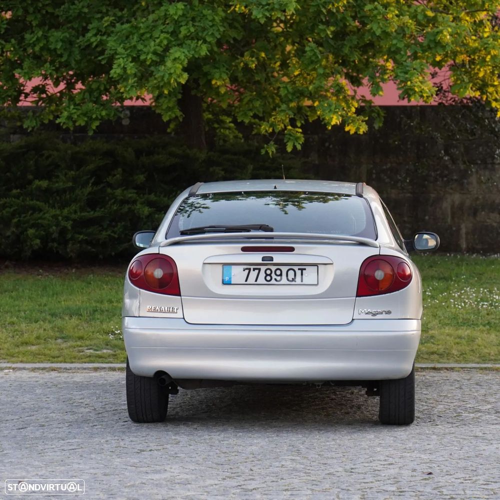 Renault Mégane - 25