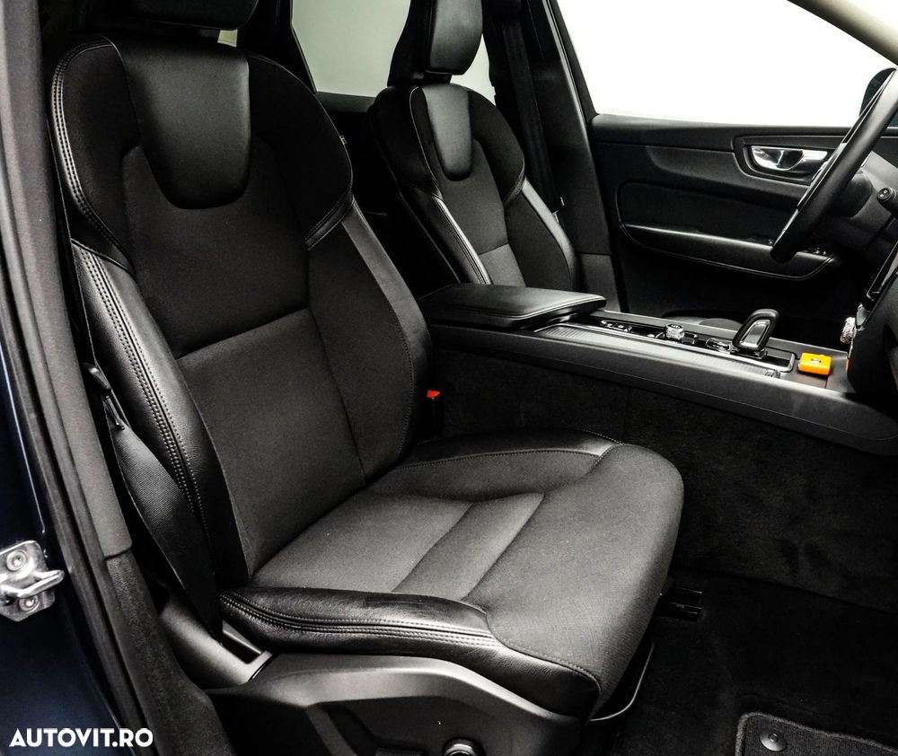 Volvo XC 60 B4 MHEV Momentum - 14