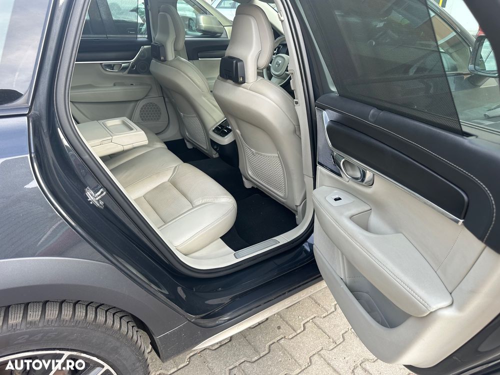 Volvo V90 Cross Country D4 AWD Geartronic - 24