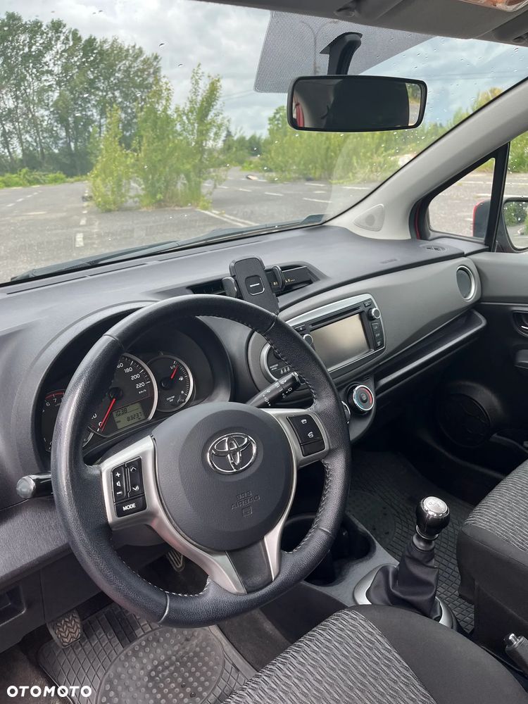 Toyota Yaris 1.33 Premium - 18