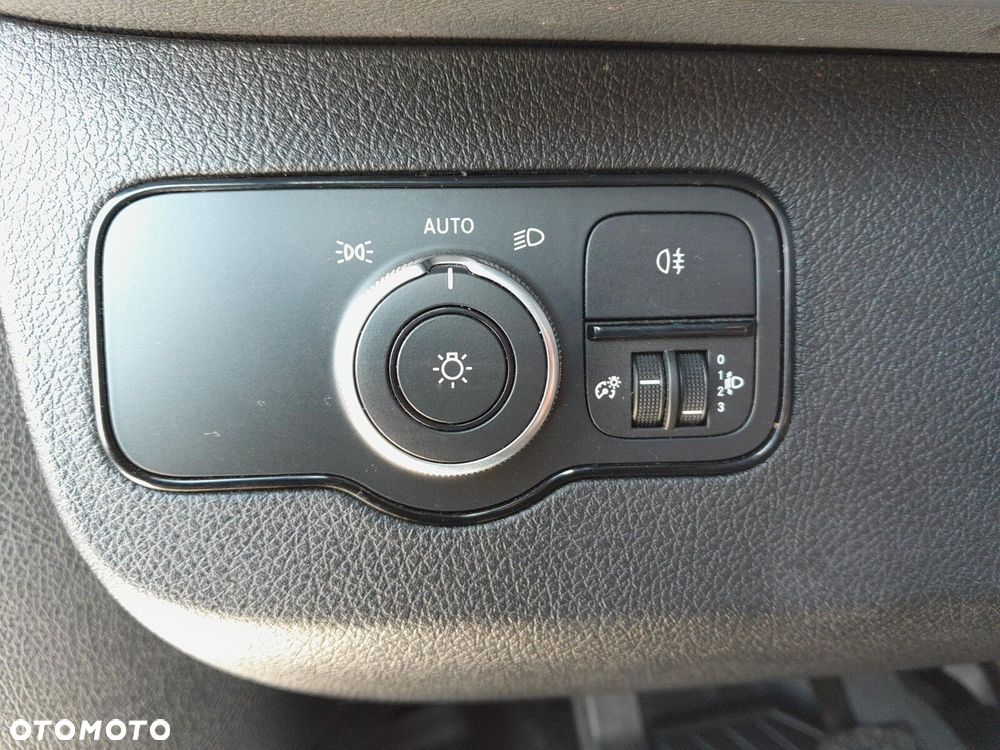 Mercedes-Benz Sprinter - 24