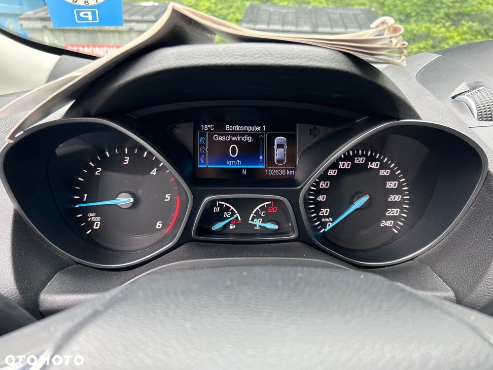 Ford Kuga - 31