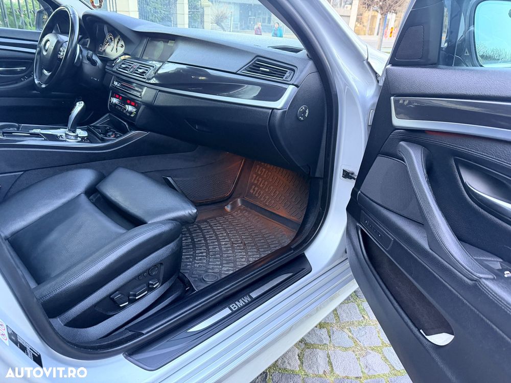 BMW Seria 5 525d Sport-Aut. - 24