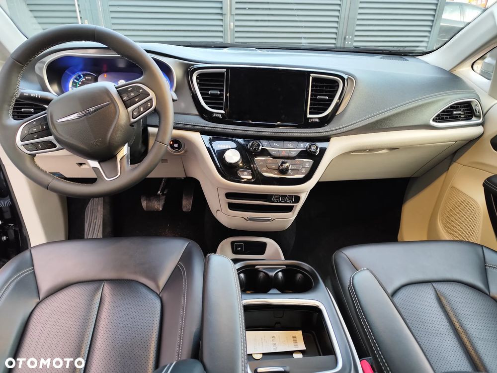 Chrysler Pacifica - 7