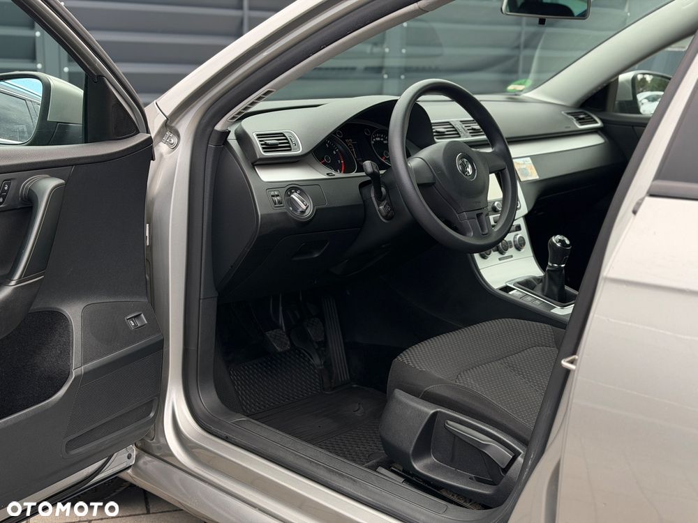Volkswagen Passat 1.4 TSI BMT Comfortline - 9
