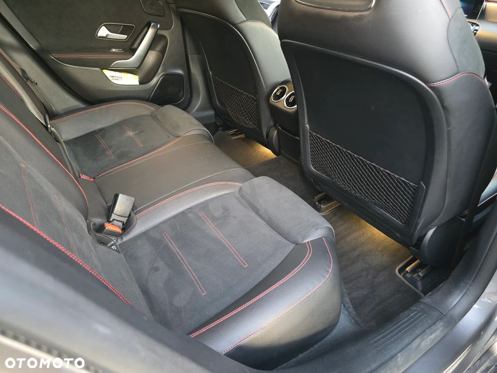 Mercedes-Benz CLA 200 AMG Line 7G-DCT - 18