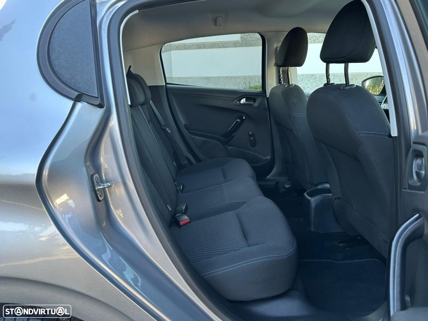 Peugeot 208 1.5 BlueHDi Signature - 14