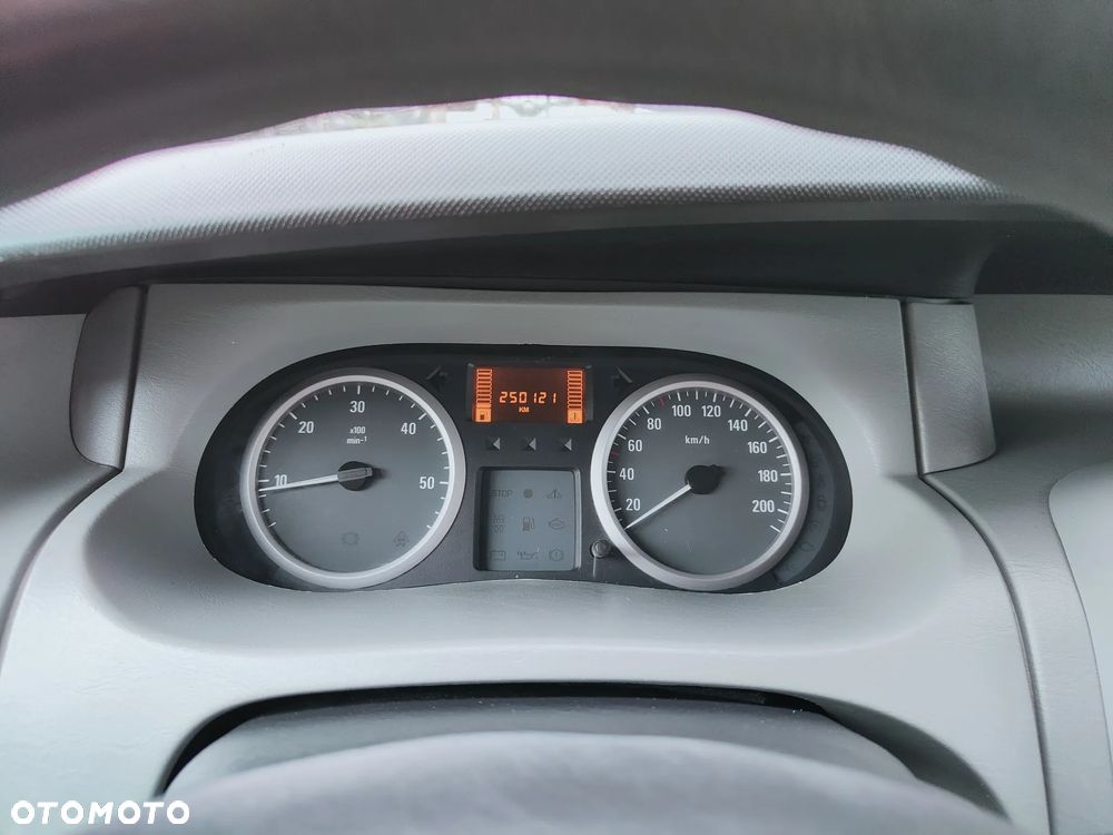 Opel Vivaro L2H1 2.9t - 29
