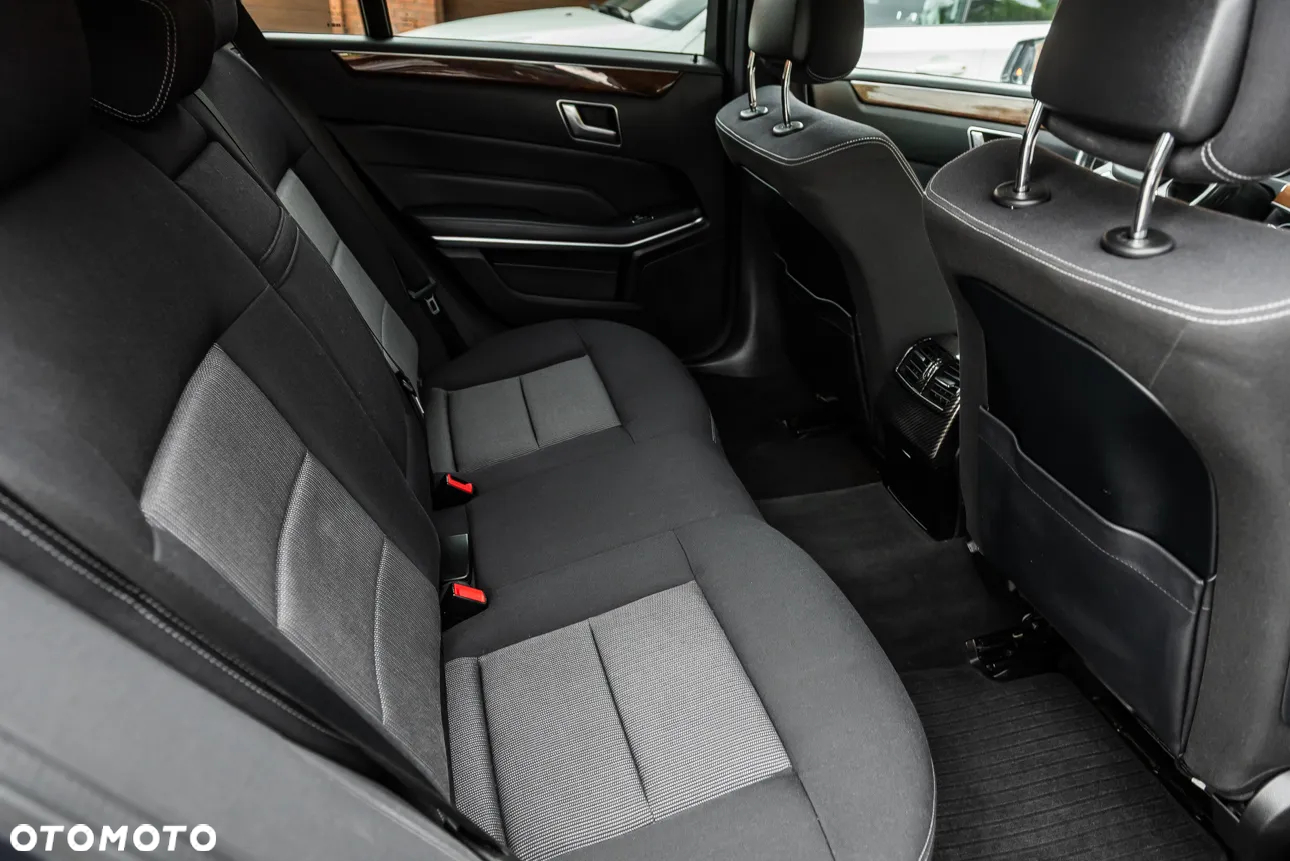 Mercedes-Benz Klasa E 350 BlueTEC 4-Matic Classic - 35
