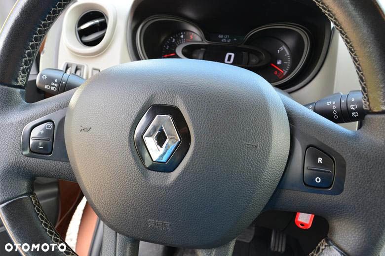 Renault Trafic Grand 1.6 dCi - 21