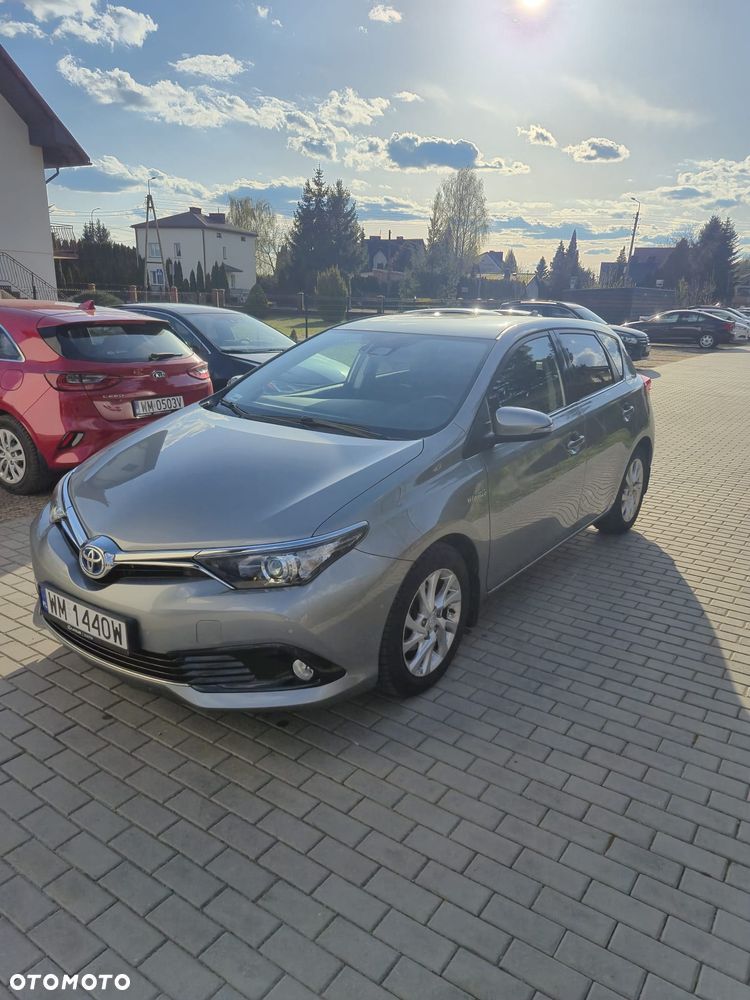 Toyota Auris Hybrid 135 Prestige - 2