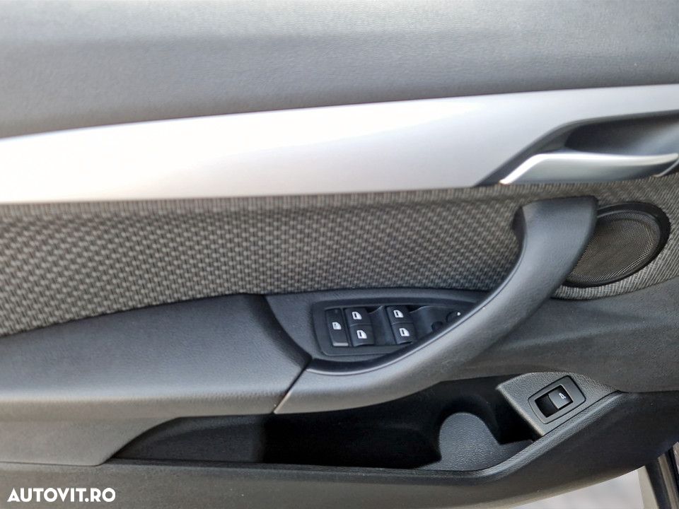 BMW X1 xDrive20i AT - 17