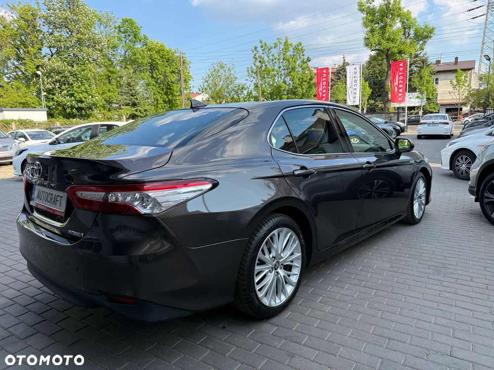 Toyota Camry 2.5 Hybrid Executive CVT - 32