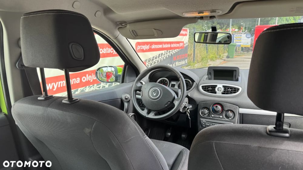 Renault Clio - 17