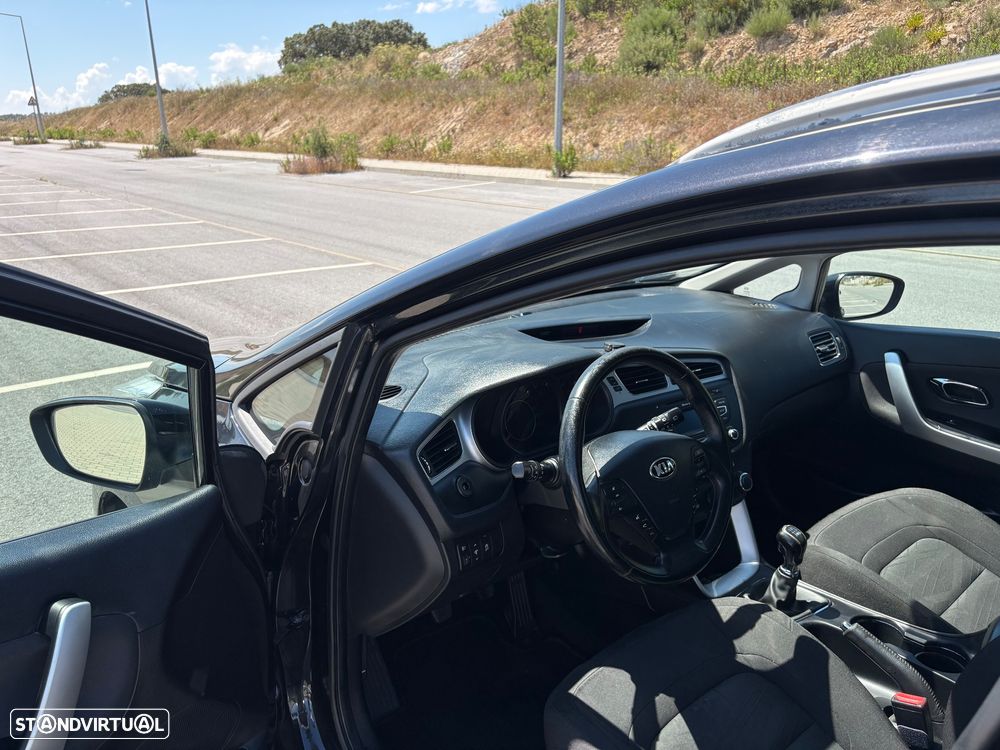 Kia Ceed SW 1.4 CRDi More Edition - 33
