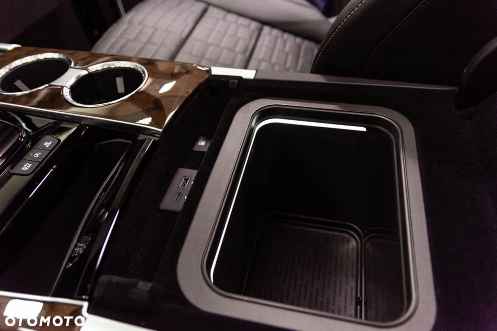 Cadillac Escalade - 26