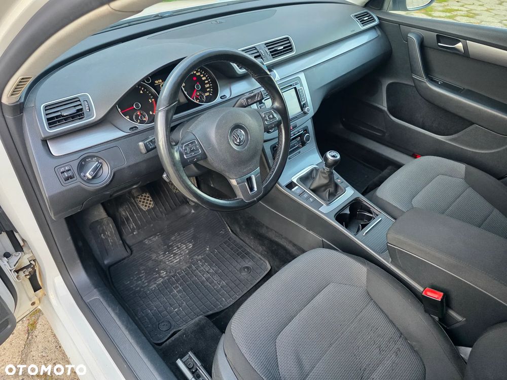 Volkswagen Passat 2.0 TDI BlueMotion Technology Comfortline - 15