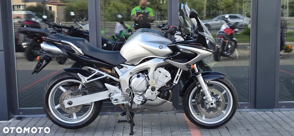 Yamaha FZ6 - 2