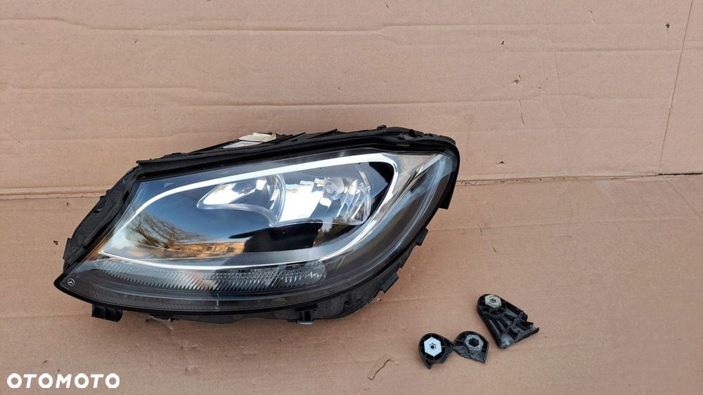 MERCEDES C-KLASA W205 LEWA LAMPA A2059066402 UŻYWANA - 1