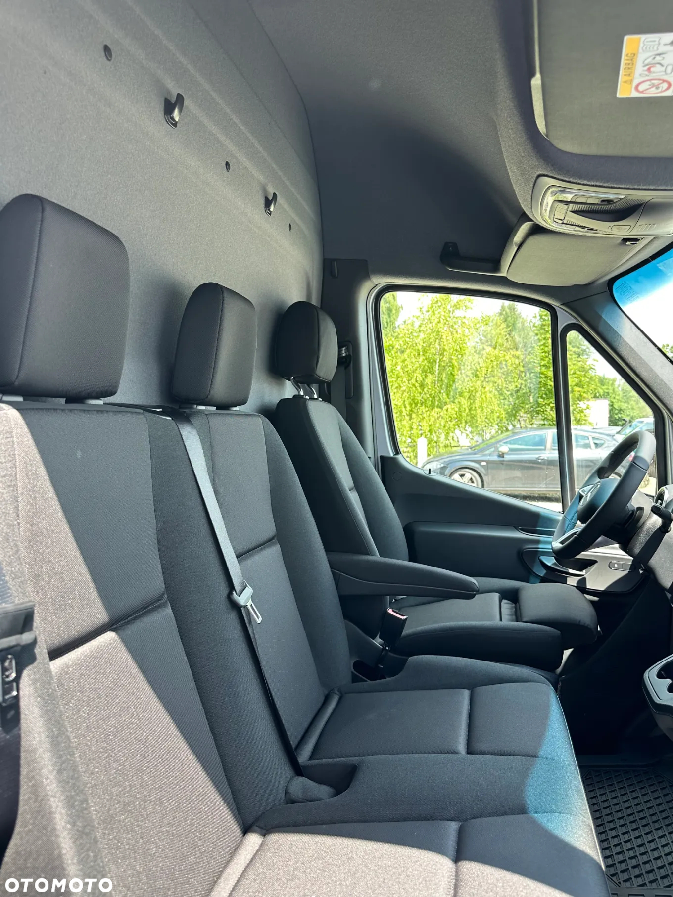 Mercedes-Benz Sprinter - 21