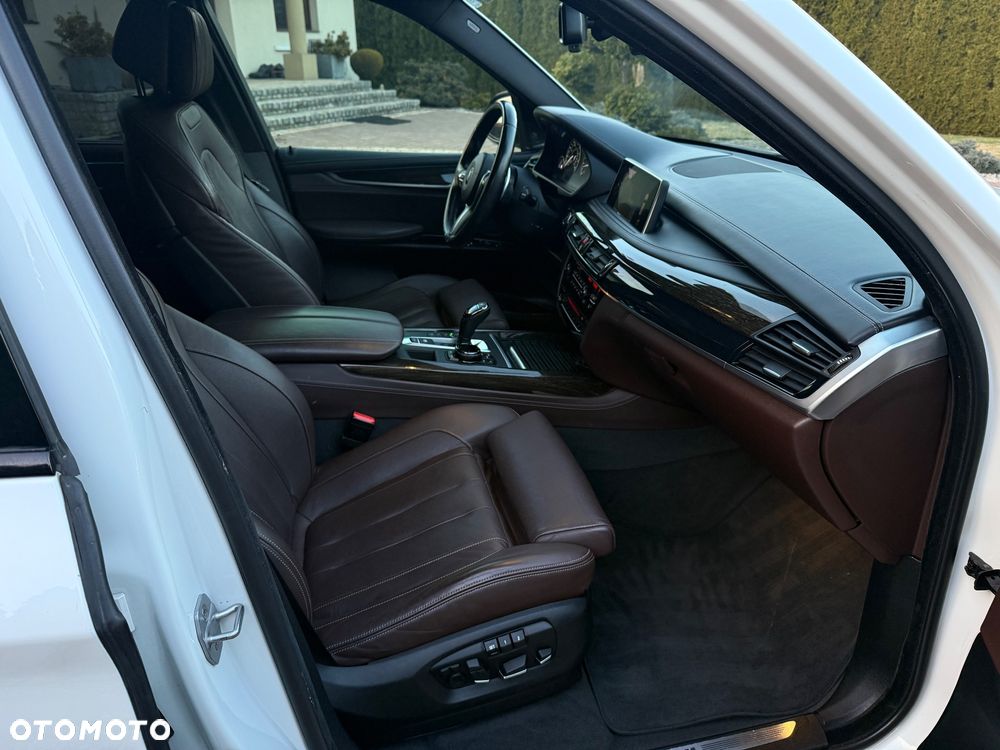 BMW X5 xDrive50i Sport-Aut - 8