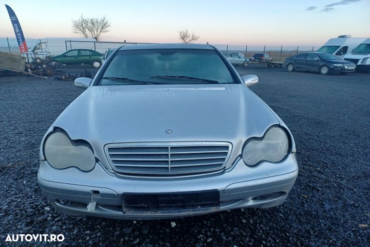 Carcasa filtru aer A1110940304 A1110940304 Mercedes-Benz C-Class W203 - 5