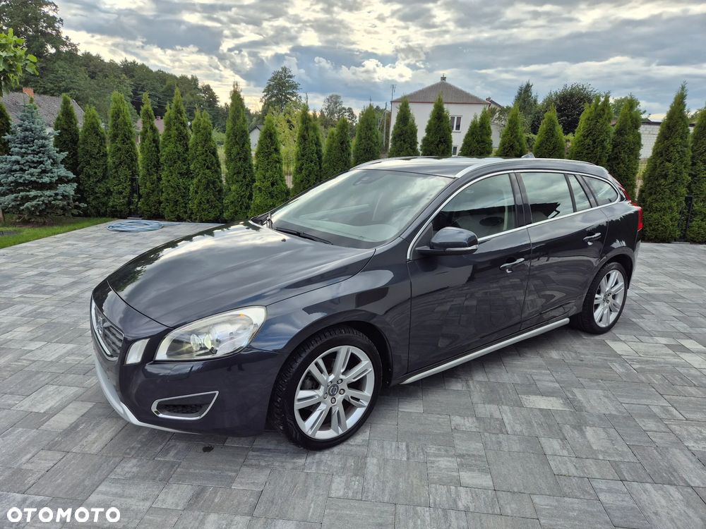 Volvo V60 T4 Summum - 2