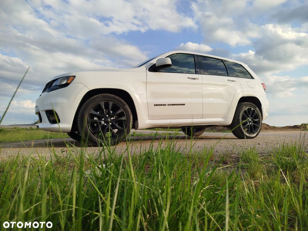 Jeep Grand Cherokee - 1