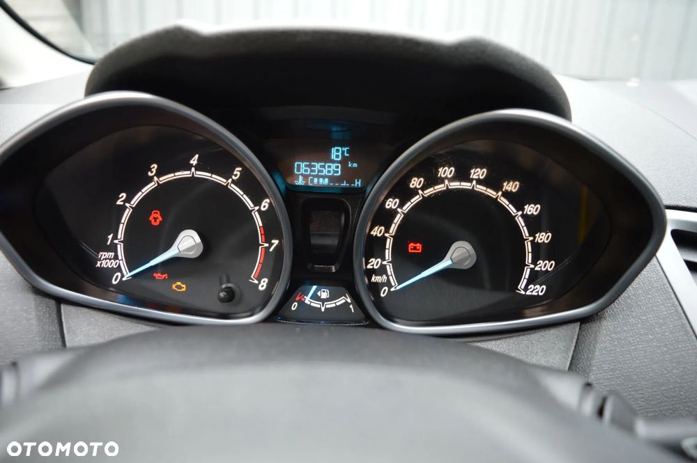 Ford Fiesta - 25