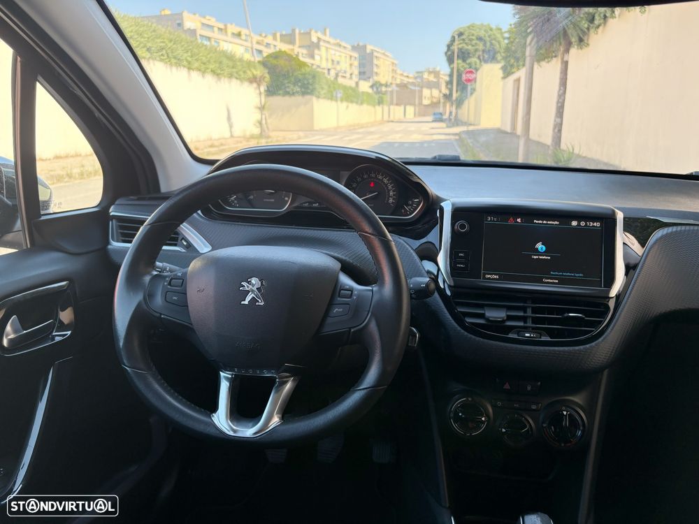 Peugeot 208 1.5 BlueHDi Signature - 21