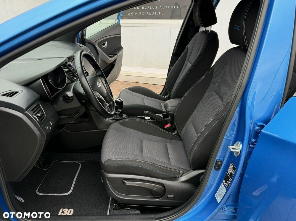 Hyundai i30 blue 1.4 Passion - 19