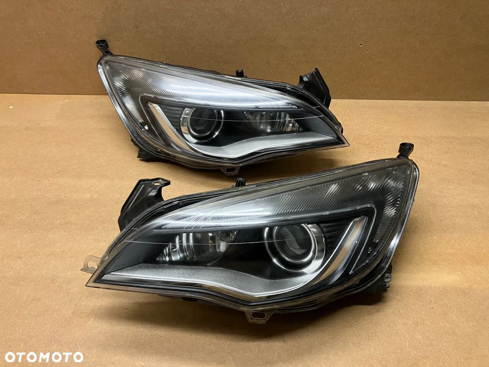 LAMPY PRZÓD OPEL ASTRA J IV XENON SOCZEKWA SKRĘTNE LAMPA PRAWA LEWA 13374518 13253650 - 1