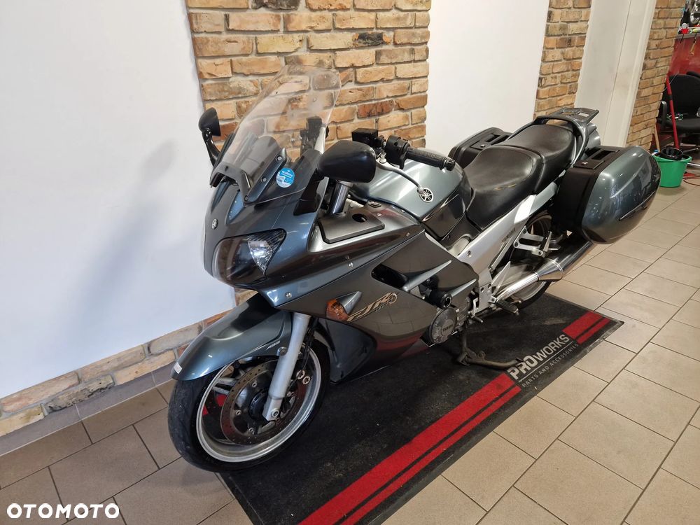 Yamaha FJR - 6
