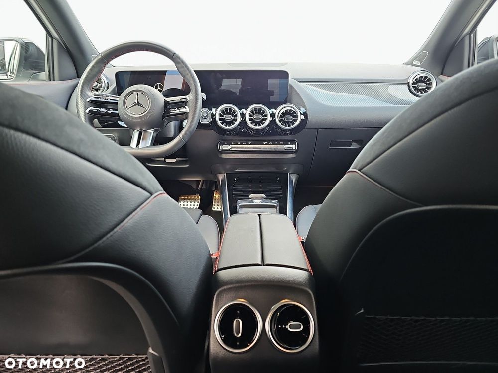 Mercedes-Benz GLA 200 Business Edition - 14