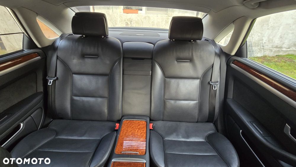 Audi A8 - 8