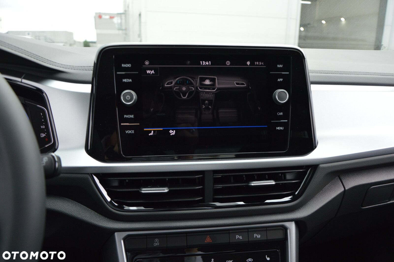 Volkswagen T-Roc - 15