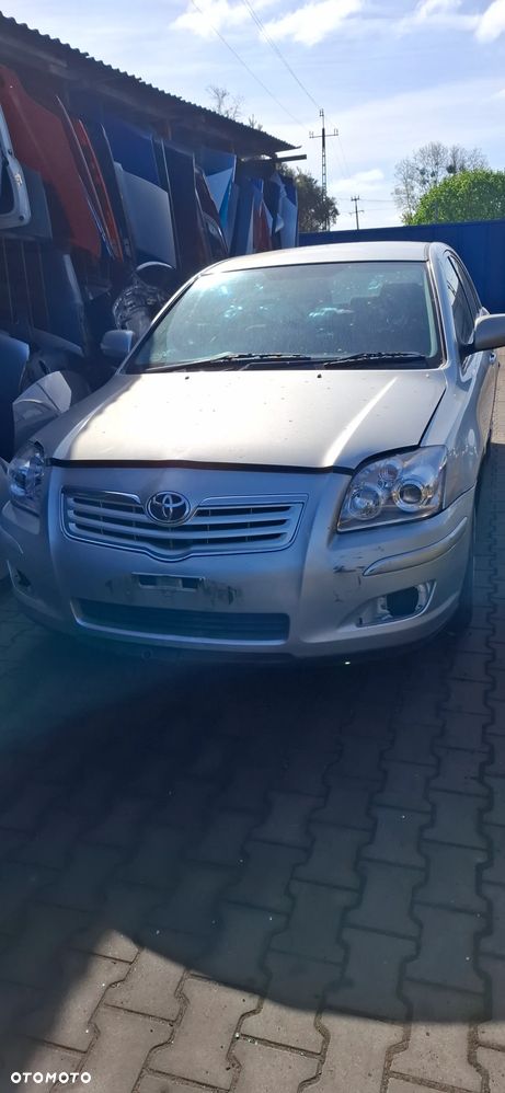 Toyota Avensis T25 na części - 1