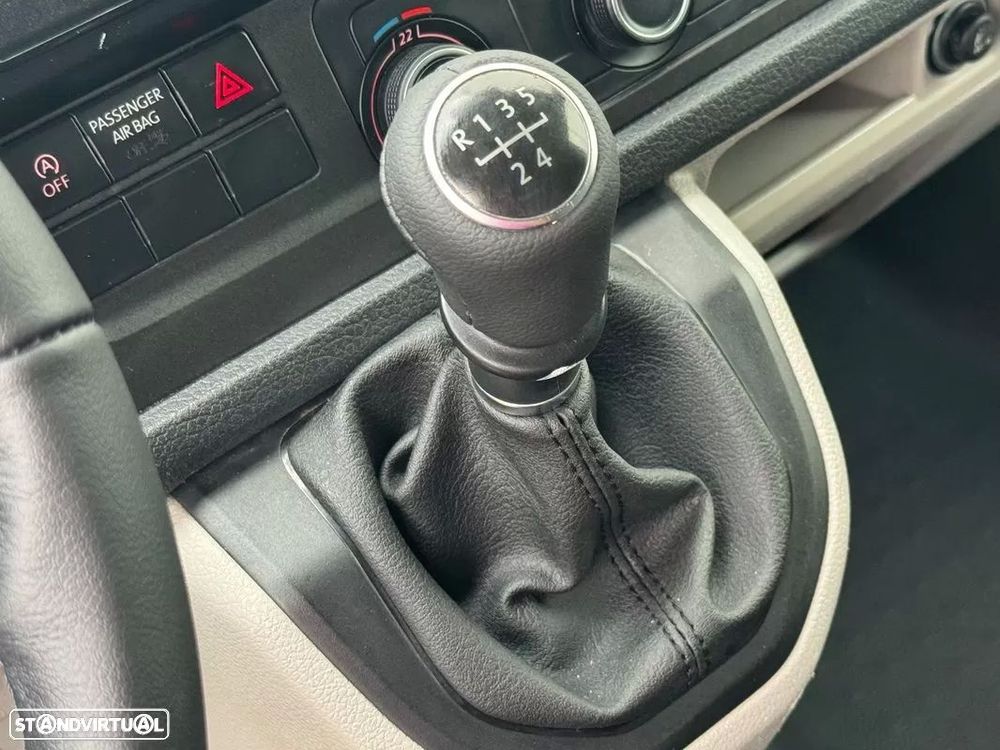 VW TRANSPORTER 2.0 TDI / 3 LUGARES / IVA DEDUTIVEL - 15