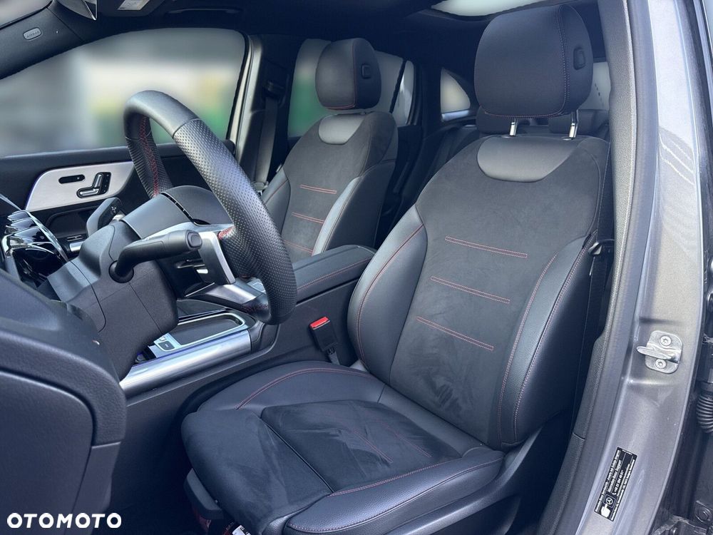 Mercedes-Benz GLA - 14