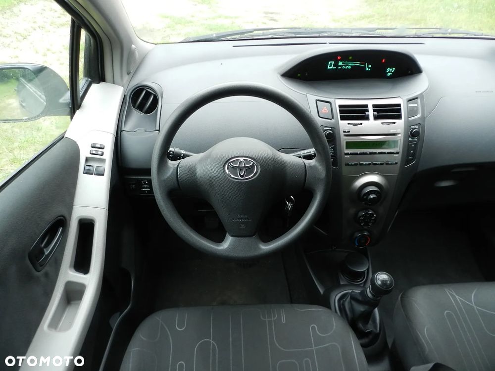 Toyota Yaris - 7