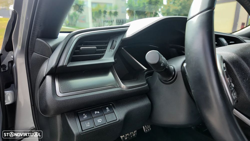 Honda Civic 1.0 i-VTEC Turbo CVT Elegance - 27