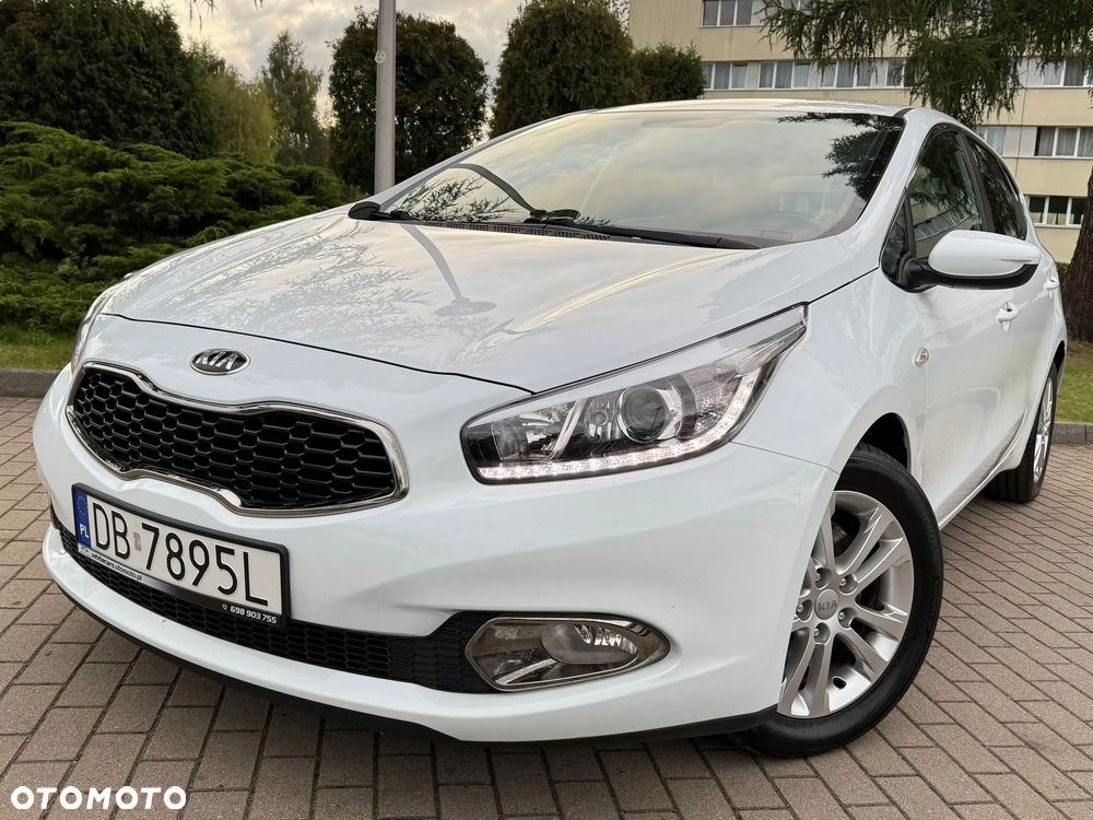 Kia Ceed 1.4 CVVT Fifa World Cup Edition - 15