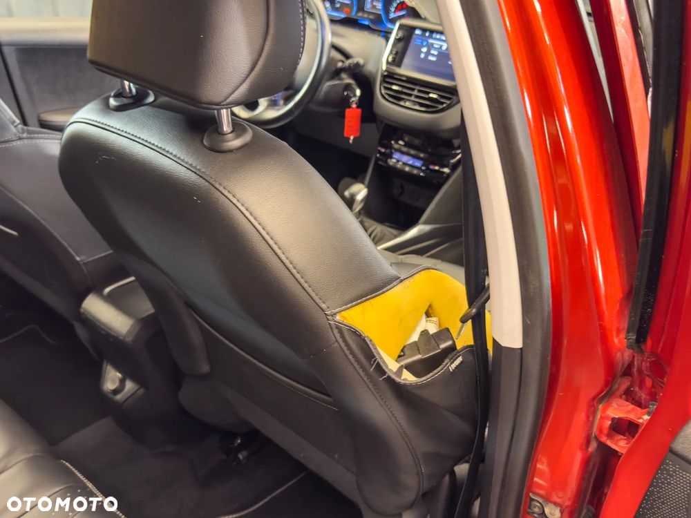 Peugeot 2008 PureTech 82 Allure - 15