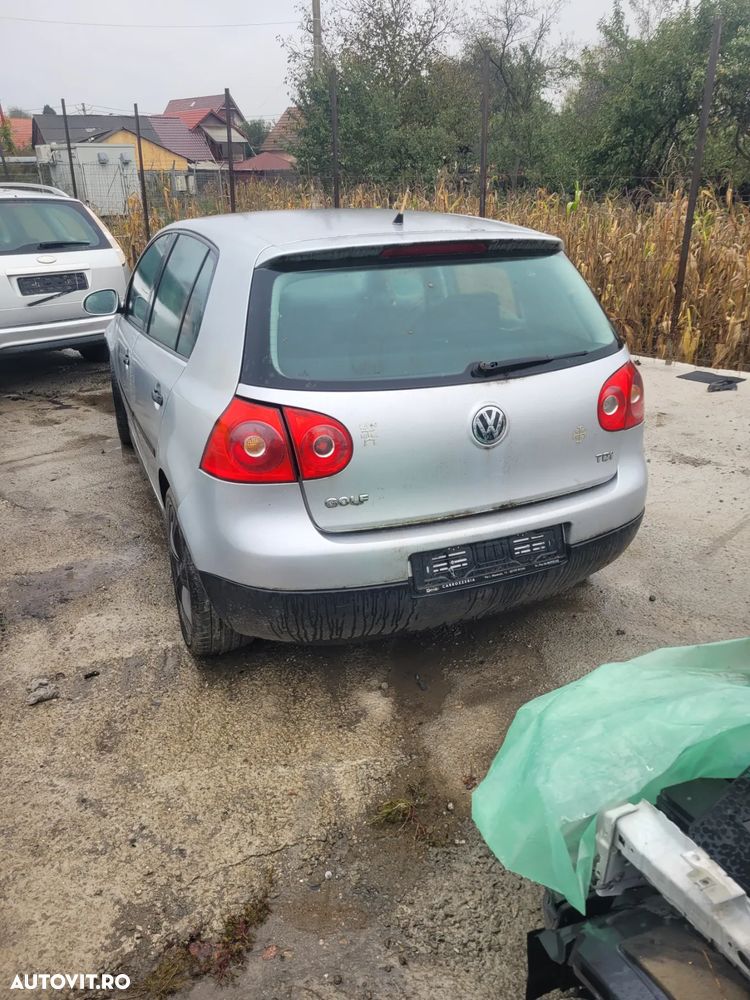 Dezmembrez volkswagen golf 5 - 2