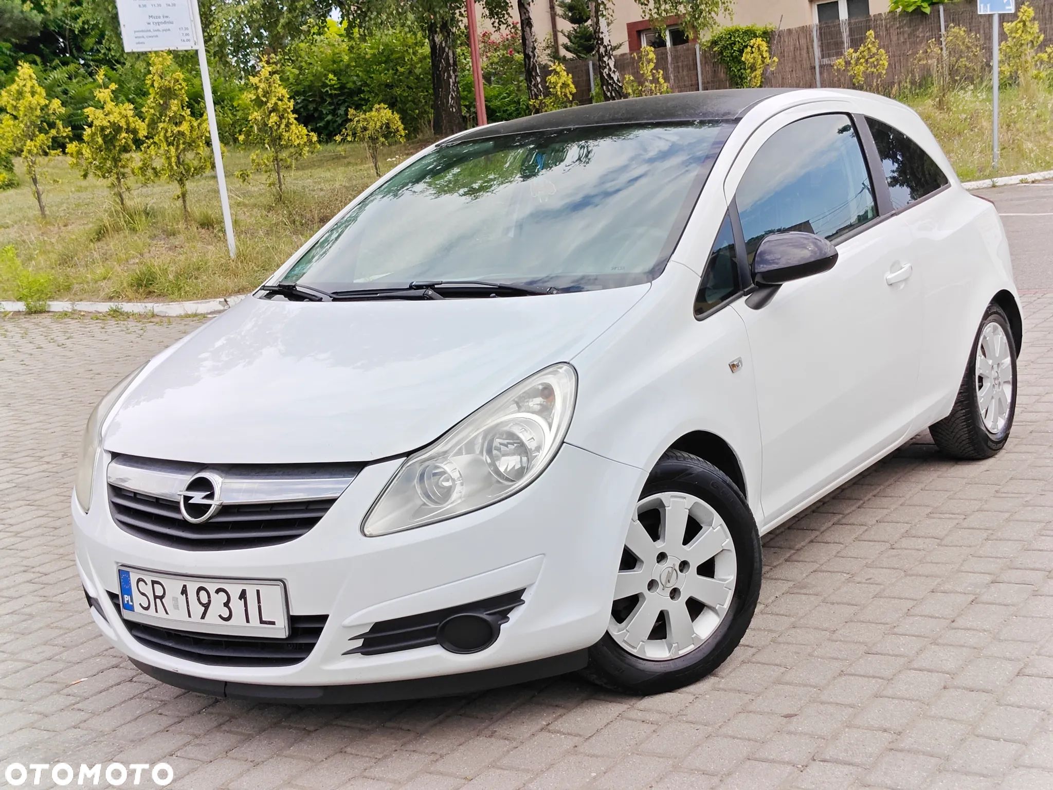 Opel Corsa 1.2 16V Cosmo - 1