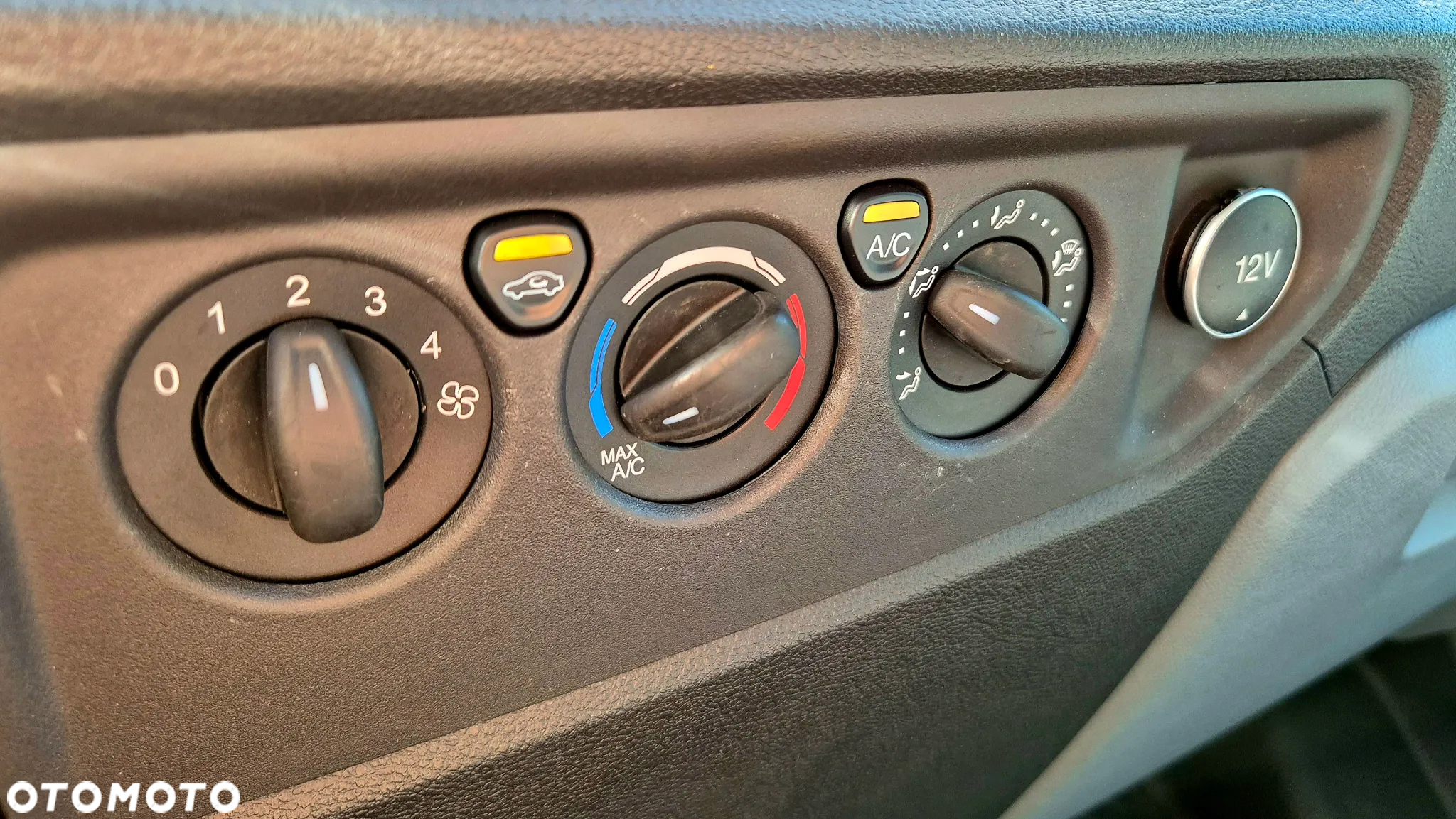 Ford Transit - 18