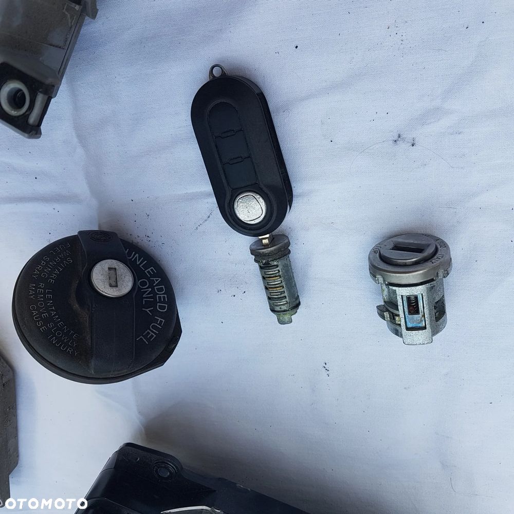 STEROWNIK komputer bsi kluczyk 2 szt zestaw startowy silnika od SKRZYNI AUTOMATYCZNEJ robot selespeed FIAT 500 fiorino grande punto evo mito idea musa ypsilon doblo bravo II panda MAGNETI MARELLI IAW5SF9.MS 51847332 - 24